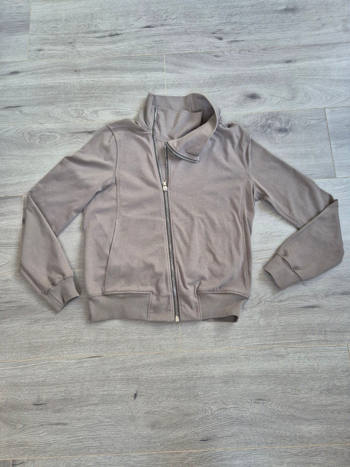 Rick Owens LIDO S/S 24 Asymmetrisch Vest - Taupe/Greige M, Bruin, Maat 48/50 (M), Rick Owens, Ophalen of Verzenden