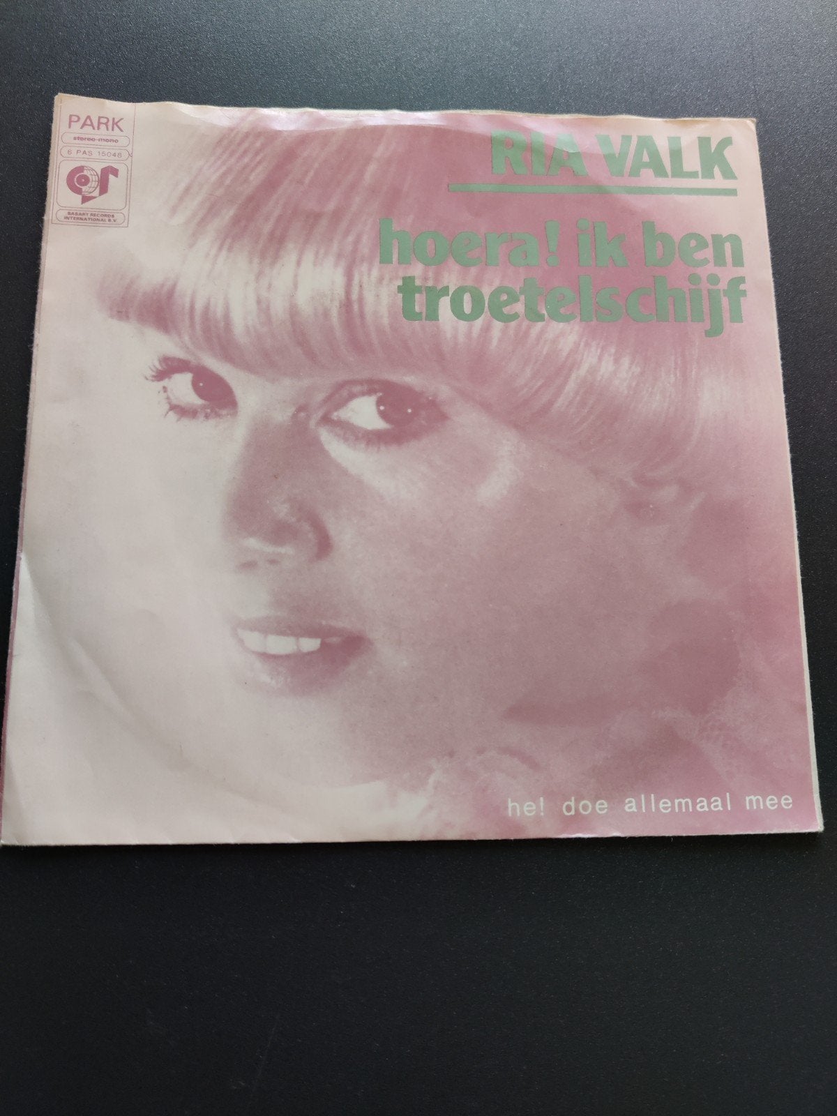Ria Valk - Hoera! ik ben troetelschijf / He! doe allemaal me, Ophalen of Verzenden, Zo goed als nieuw, Overige formaten, Levenslied of Smartlap