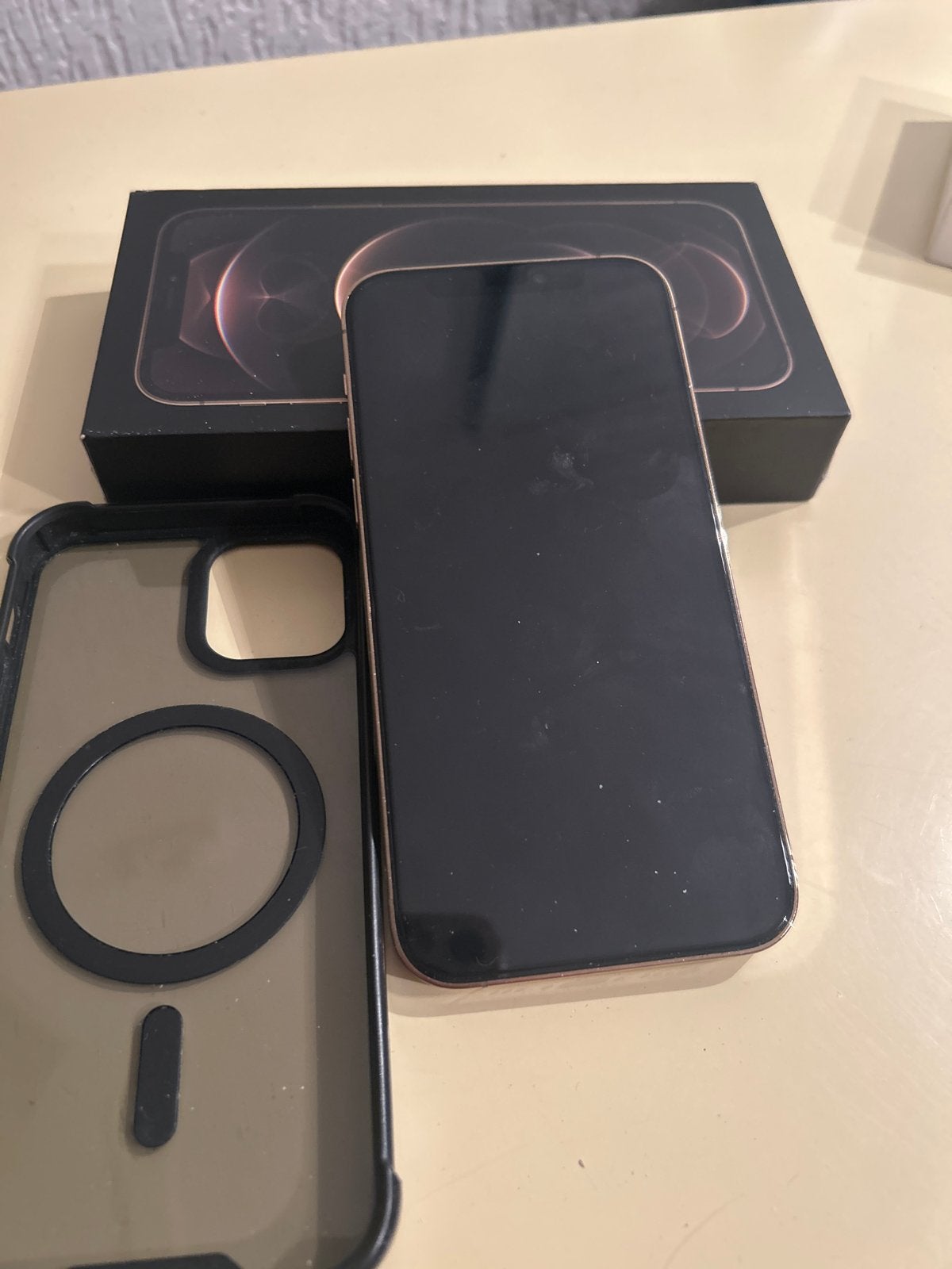 iPhone 12 Pro Goud - Zo goed als nieuw - zonder schade, 256 GB, Zo goed als nieuw, Zonder simlock, Zonder abonnement