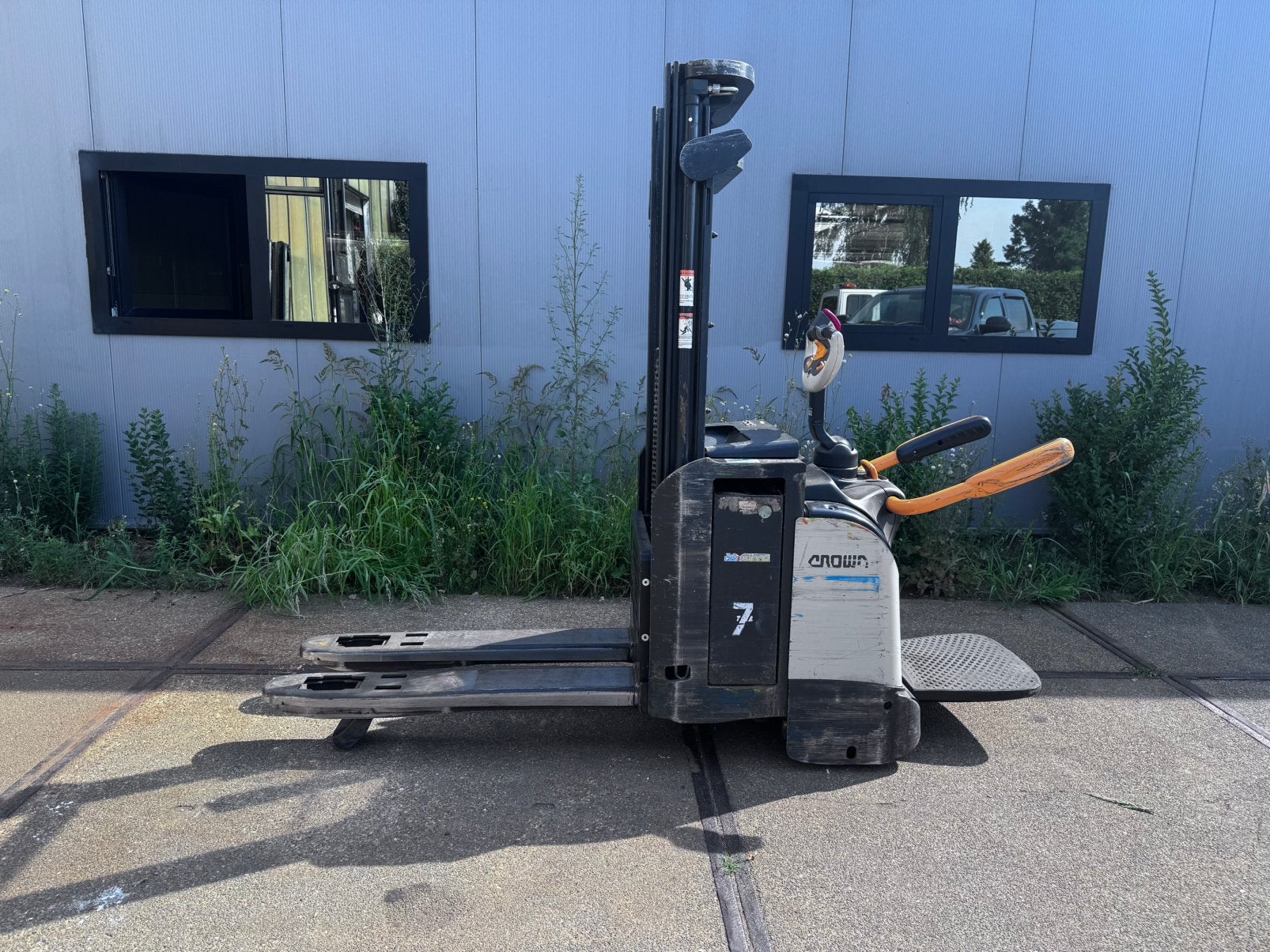 Crown elektrische palletwagen stapelaar initiële heffing, Doe-het-zelf en Verbouw, Palletwagens en Pompwagens, Ophalen, Gebruikt
