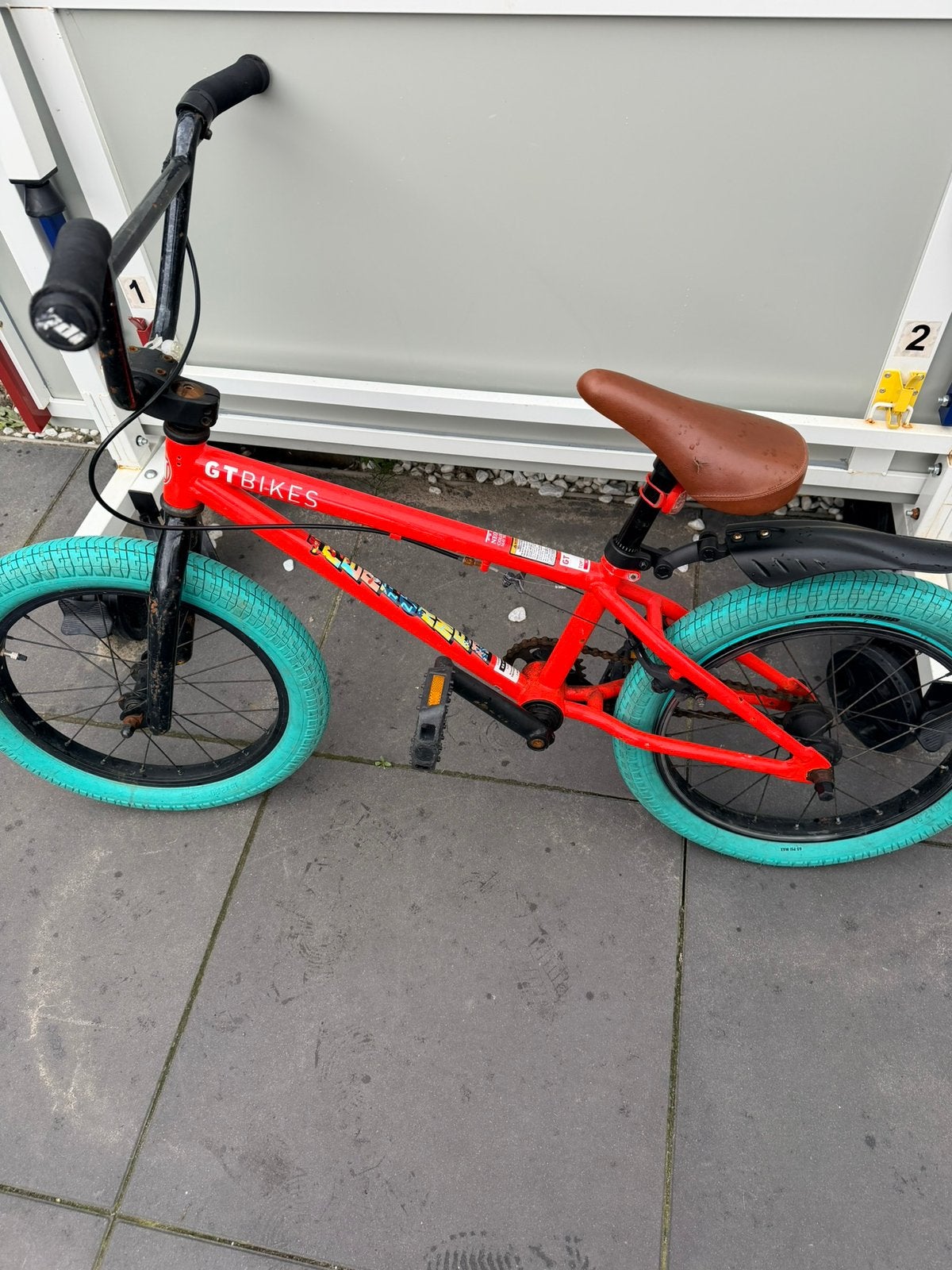 GT performer BMX fiets 18 inch – Rood met turquoise banden, Ophalen, Gebruikt, Staal, 16 tot 20 inch