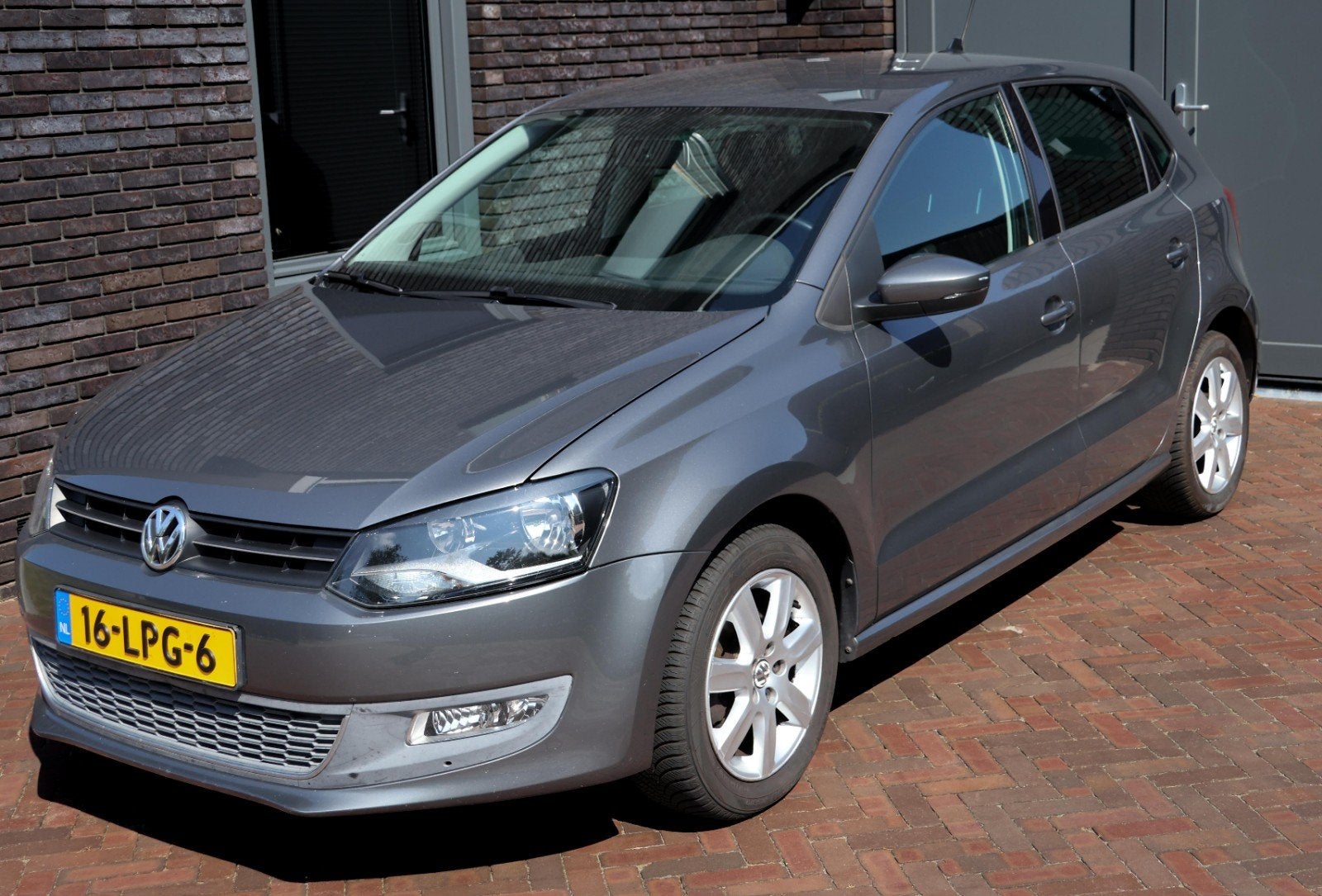Volkswagen Polo 1.2 TSI 77KW 2010 Grijs, Auto's, Volkswagen, Voorwielaandrijving, 40 €/maand, 1200 kg, Handgeschakeld