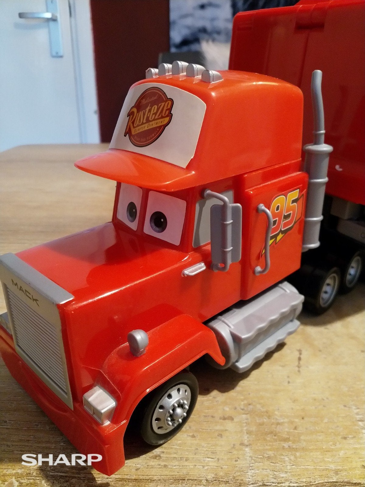mooie vrachtwagen van mack van de cars, Kinderen en Baby's, Ophalen of Verzenden, Zo goed als nieuw