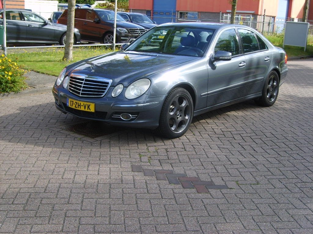 Mercedes-Benz E-Klasse 320 CDI Avantgarde Prestige, Auto's, Achterwielaandrijving, Gebruikt, 1650 kg, Leder en Stof