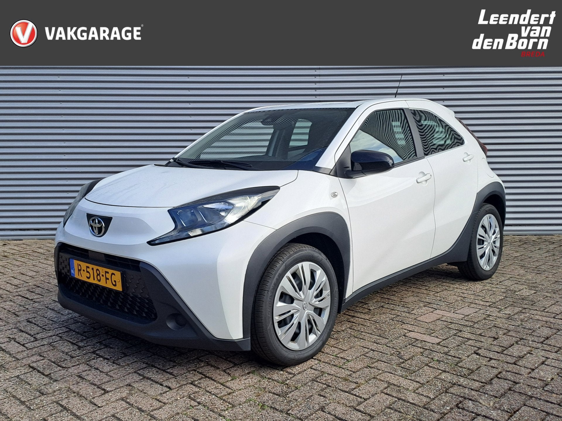 Toyota Aygo X 1.0 VVT-i MT Play | Apple Carplay/Android Auto, 12 maanden, Gebruikt, 920 kg, Wit
