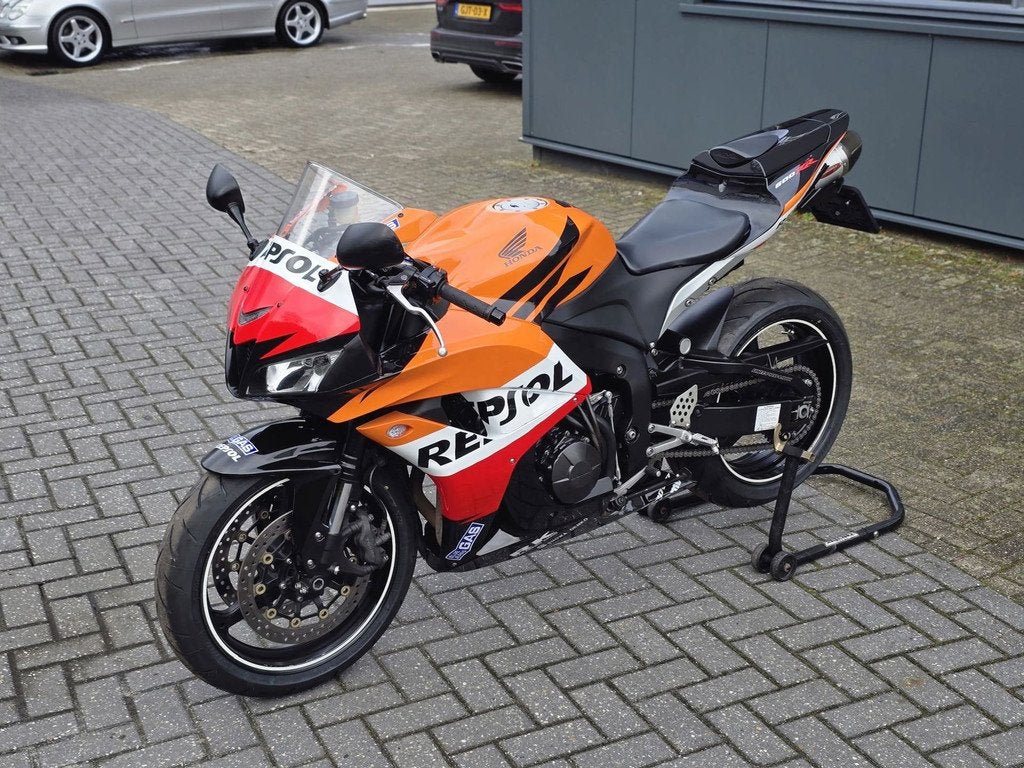 Honda Sport CBR 600RR Repsol uitgevoerd. Nieuwe banden., Motoren, Automotive & Motomotive Correct, Bedrijf, Meer dan 35 kW, 599 cc