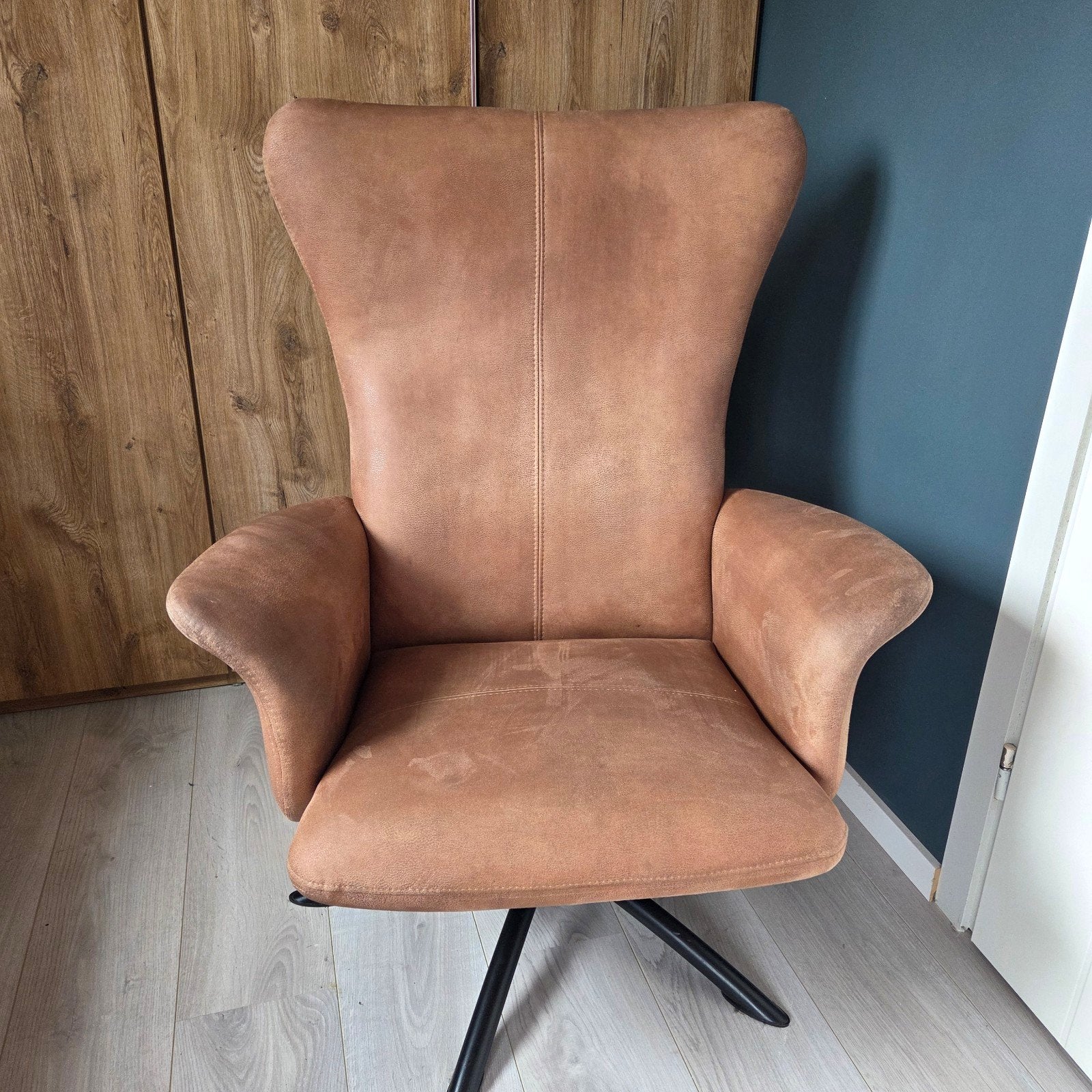 Draaifauteuil - cognac kleur (met afneembaar hoofdkussen), Ophalen, 75 tot 100 cm, 50 tot 75 cm