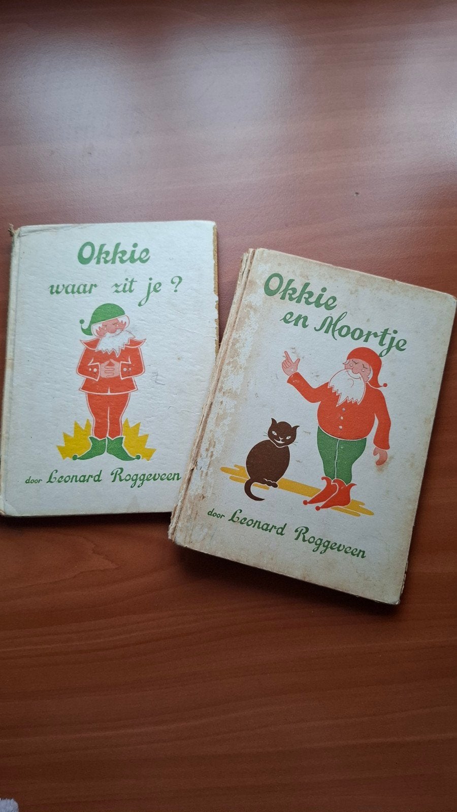 Okkie Pepernoot boekjes - Leonard Roggeveen (2 stuks), Boeken, Ophalen of Verzenden, Gelezen, Leonard Roggeveen, Fictie algemeen