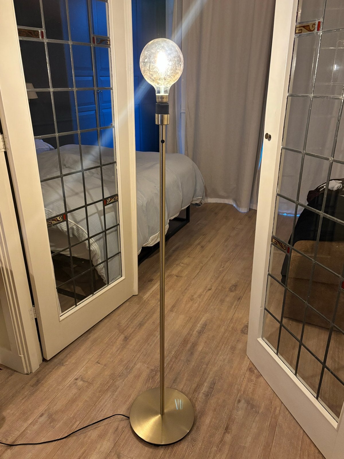 IKEA staande lamp goud met E27 fitting, Ophalen, 100 tot 150 cm, E27 (groot), Zo goed als nieuw