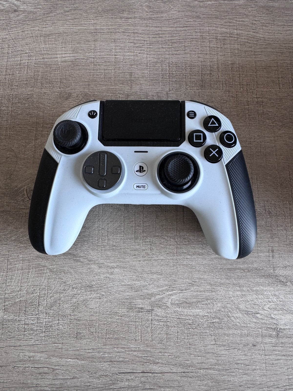 Nacon Revolution 5 Pro Controller voor PS5/PS4/PC, Ophalen, PlayStation 4, Zo goed als nieuw, Controller