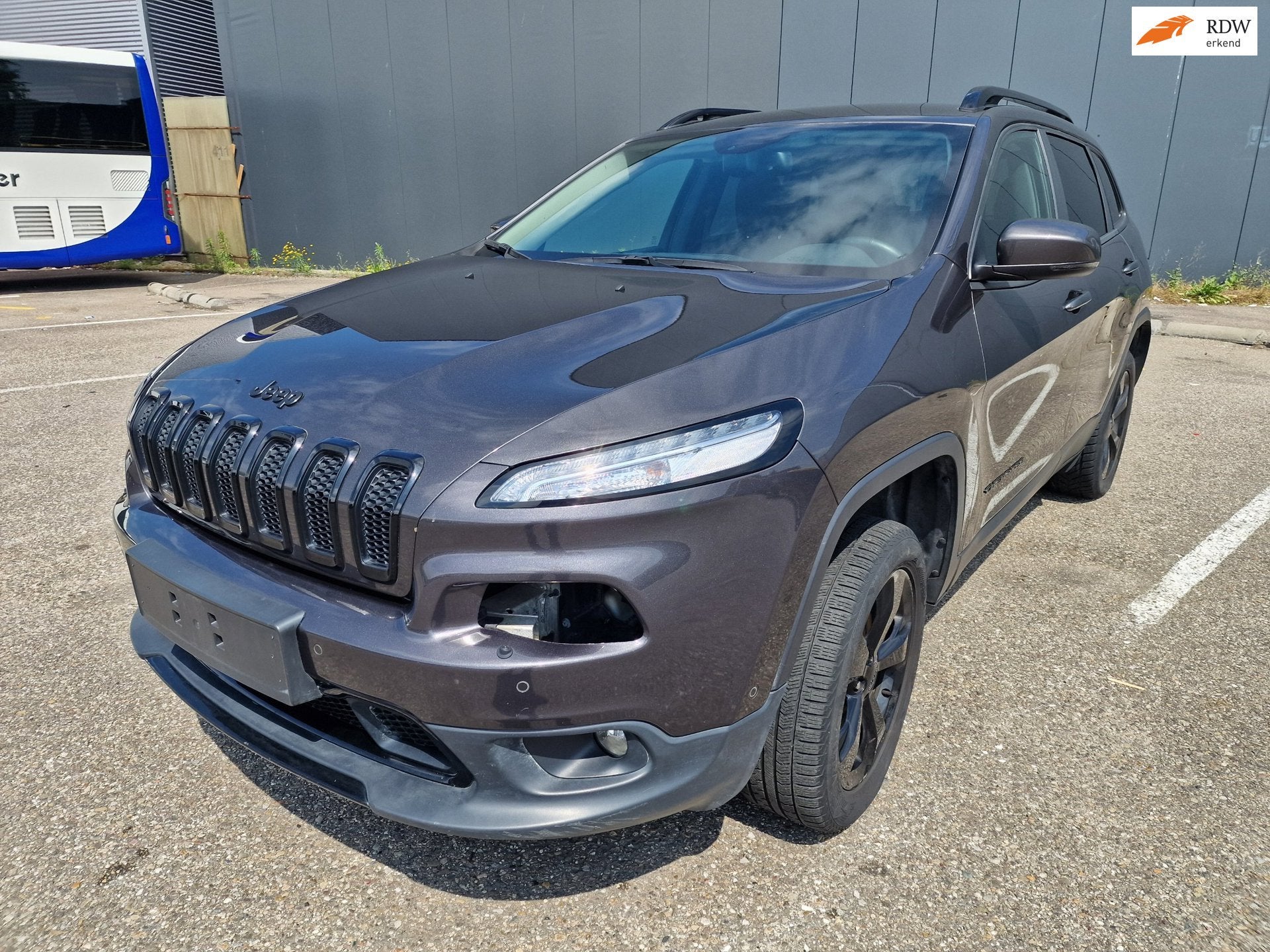 Jeep Cherokee 2.2 Night Eagle, EXPORT, LEES ADVERTENTIE Inru, Auto's, Jeep, Automaat, Gebruikt, 4 cilinders, Bedrijf