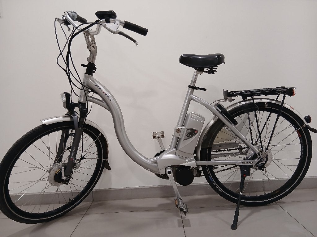 FLYER T8 (LAAG MODEL) ELEKTRISCHE DAMESFIETS, Zo goed als nieuw, 47 tot 51 cm, 50 km per accu of meer, Ophalen