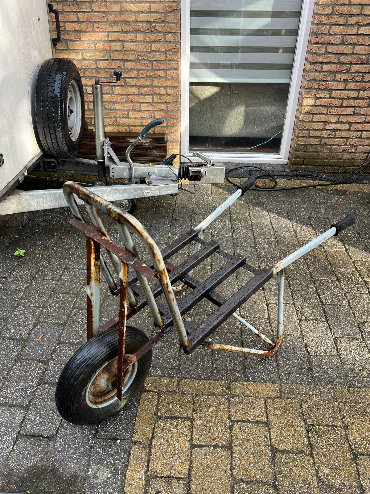 Handige stenenwagen met luchtband - Ideaal voor tuin en bouw, Ophalen, Gebruikt