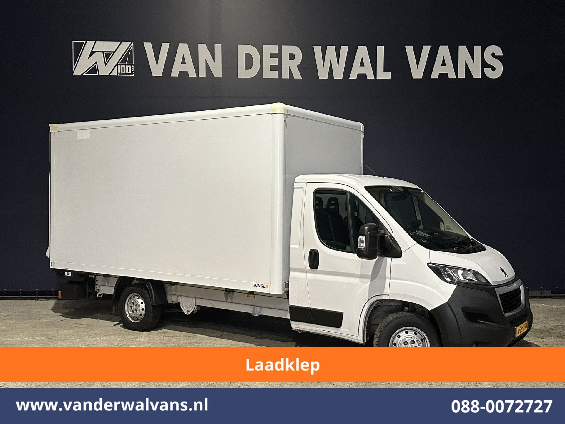 Peugeot Boxer 2.2 BlueHDi 141pk Bakwagen 435cm Lang Laadklep, Auto's, Voorwielaandrijving, Dealer onderhouden, Stof, Gebruikt