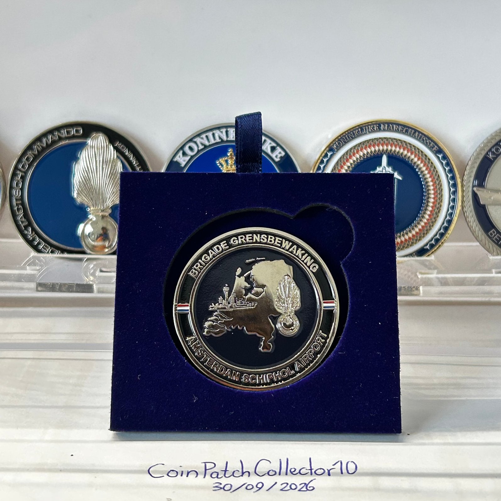 KMar Brigade Grensbewaking Schiphol Coin, Verzamelen, Verzenden, Marechaussee, Nederland, Embleem of Badge