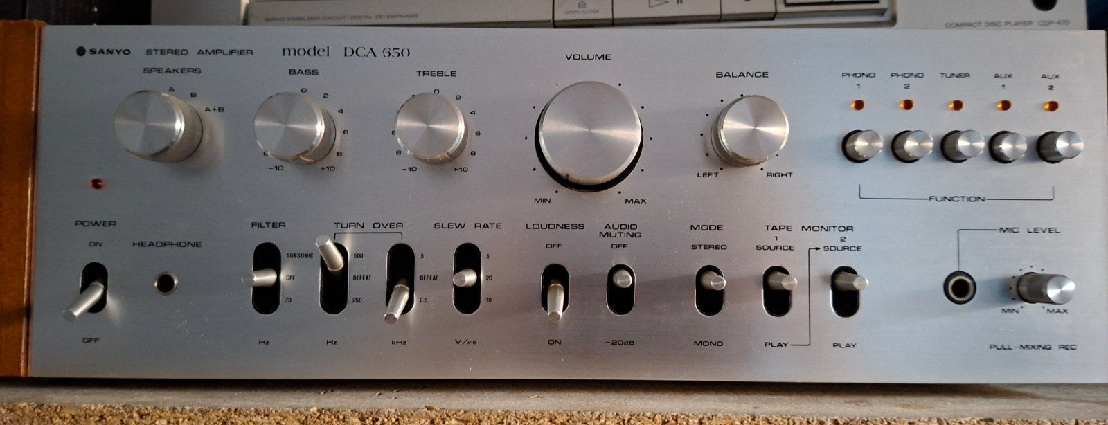 sanyo versterker dca 650, Gebruikt, 60 tot 120 watt, Stereo, Ophalen