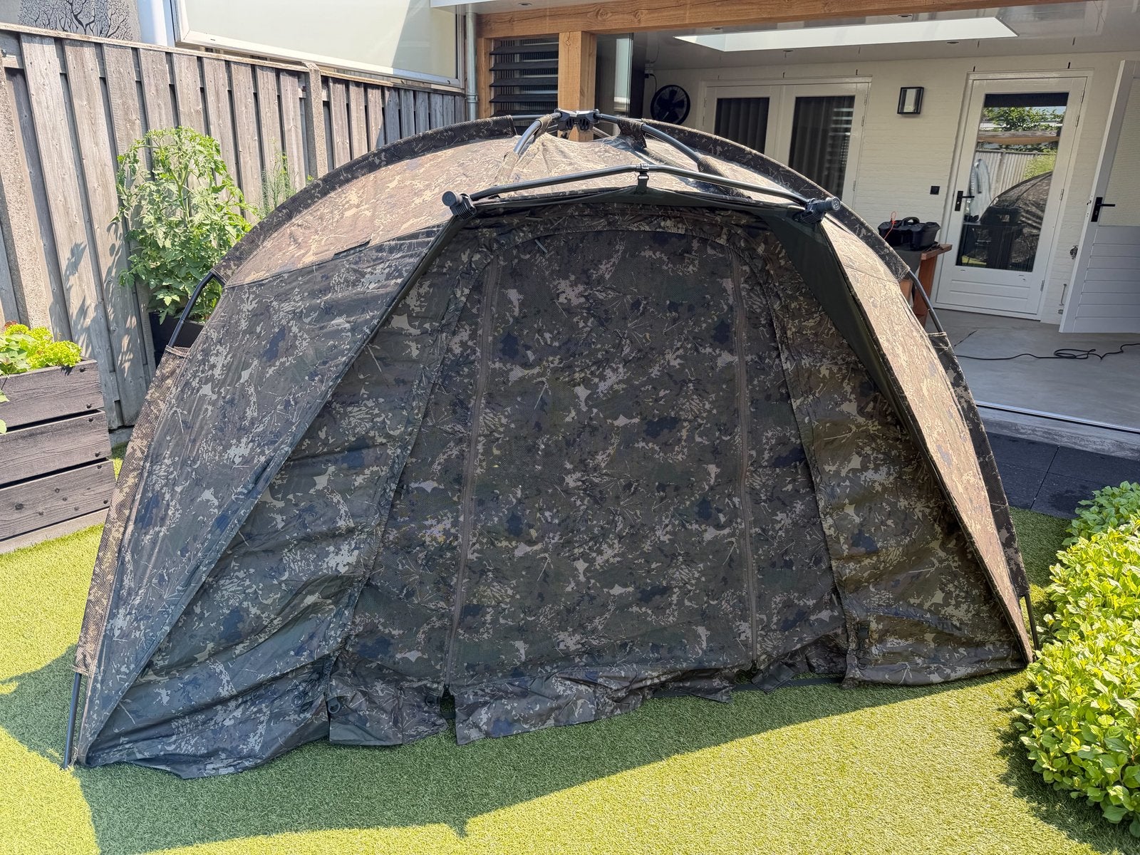 NASH TITAN HIDE CAMO PRO XL FULL SYSTEM + MOZZY INFILL, Watersport en Boten, Hengelsport | Karpervissen, Ophalen, Zo goed als nieuw