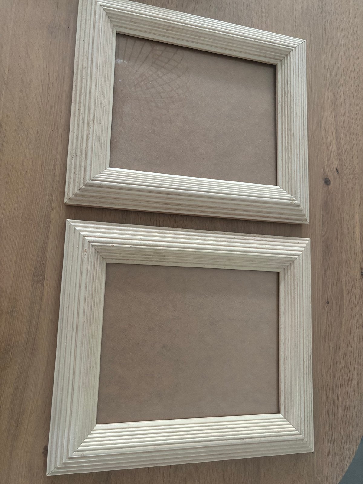 Set van 2 houten fotolijsten - wit/beige, Gebruikt, Ophalen of Verzenden, Fotolijst, Wit