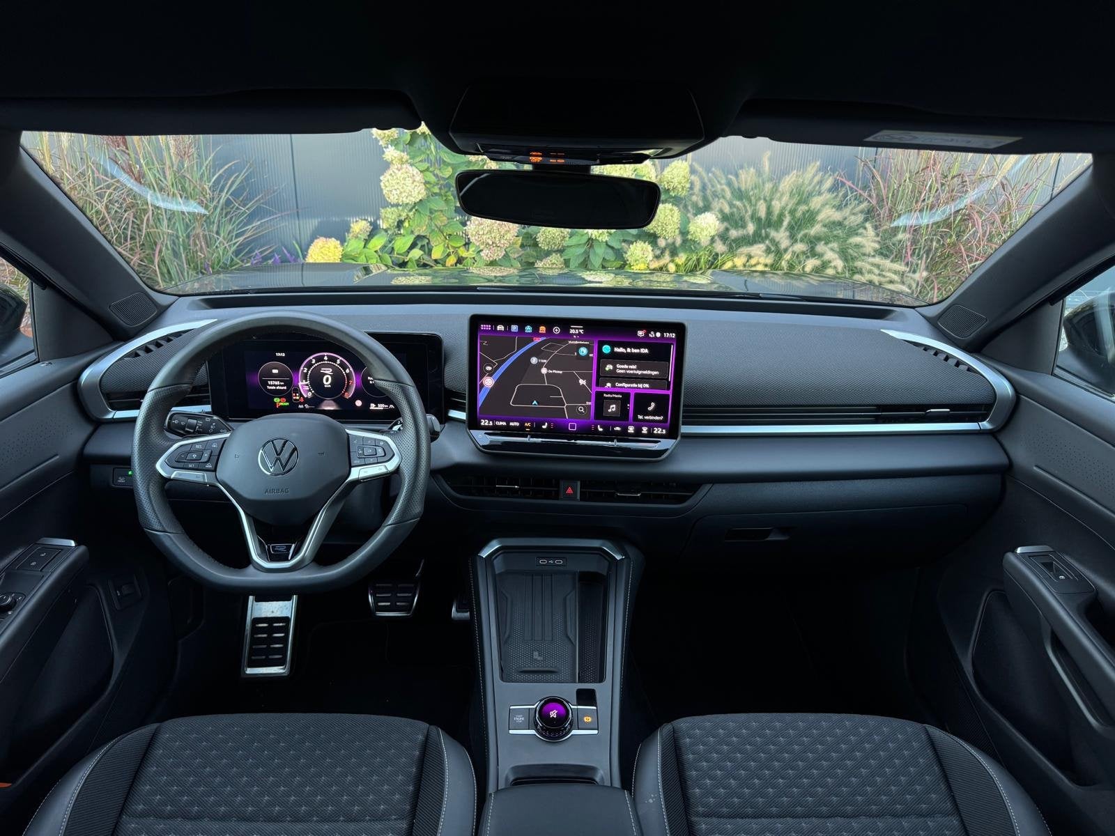 Volkswagen T-Roc 1.5 eTsi 3x R-Line M26 NAVI|LEDER|IQ LIGHT|, Auto's, Zwart, 4 cilinders, Leder en Stof, Zwart
