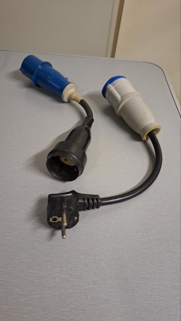 Verloopstekker CEE naar randaarde,stekker en contrastekker., Ophalen of Verzenden, Gebruikt, Kabel of Snoer