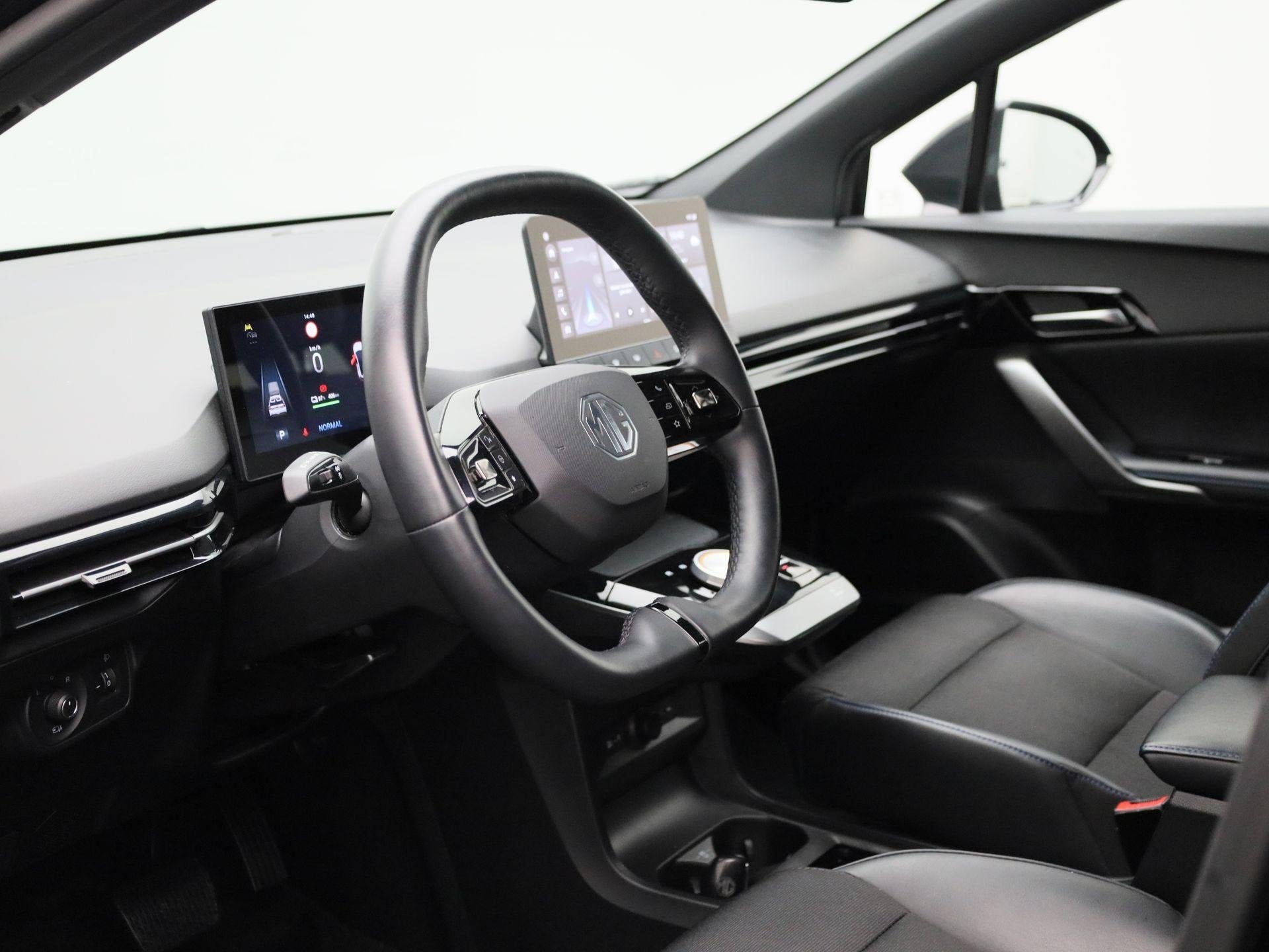 MG MG4 Electric Long Range 64kWh Luxury | Navi | Led Koplamp, Auto's, 12 maanden, Achterwielaandrijving, Gebruikt, Leder en Stof