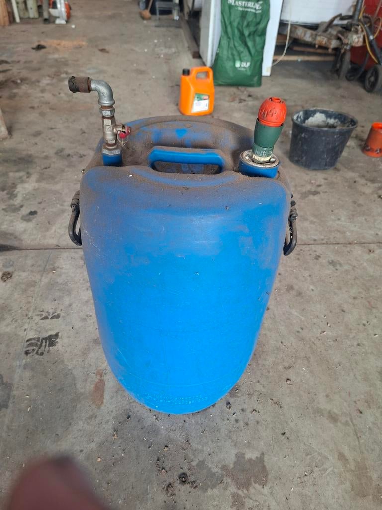 Blauwe jerrycan met kraan en Gardena aansluiting, Ophalen of Verzenden, Gebruikt, Kunststof