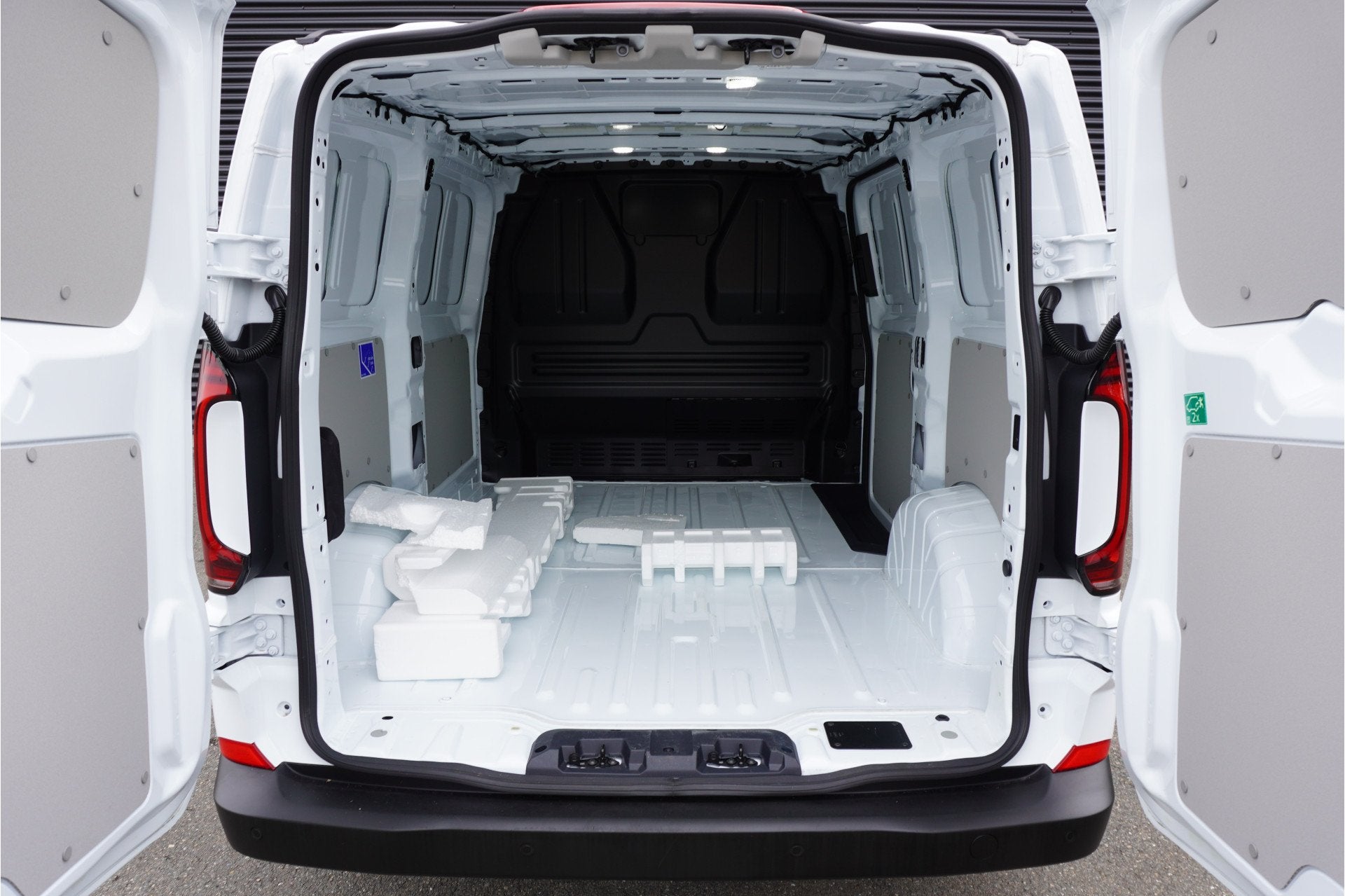 Volkswagen E-Transporter 32 L1H1 Life 64 kWh Apple Carplay C, Auto's, Automaat, Gebruikt, Volkswagen, Wit