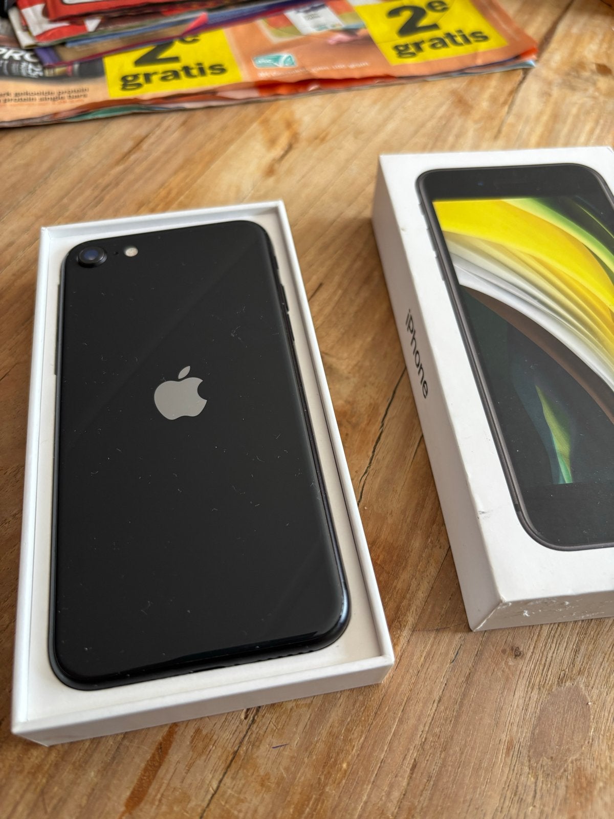 iPhone SE 2020 64GB Z.g.a.n. met doos en oplaadkabel, Telecommunicatie, Mobiele telefoons | Apple iPhone, Zwart, Ophalen of Verzenden