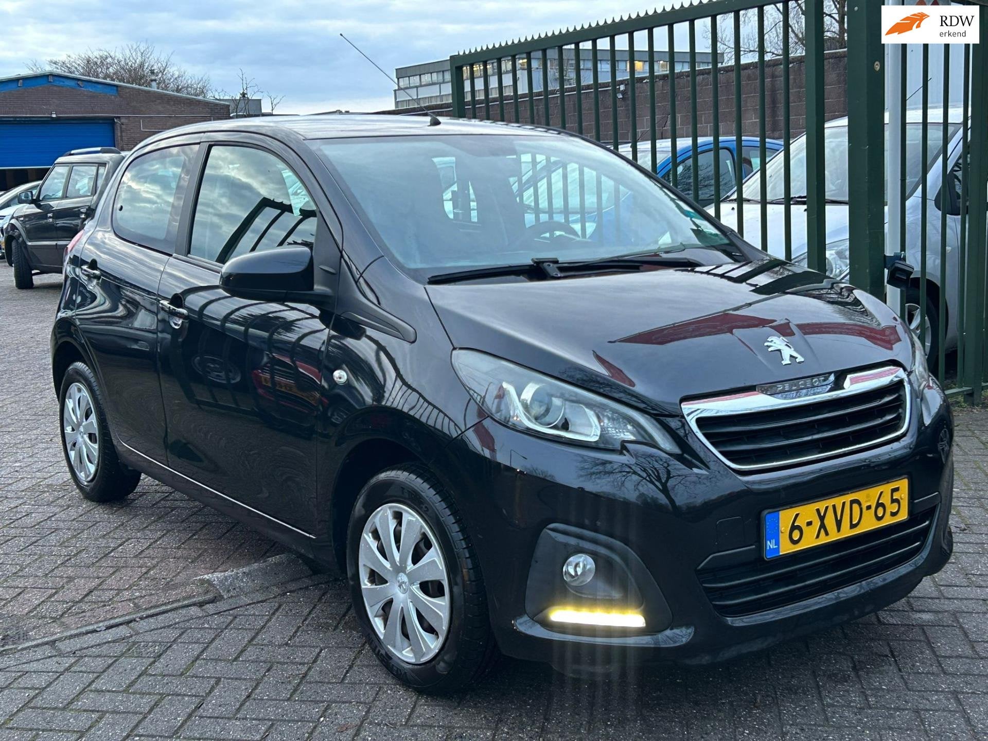 Peugeot 108 1.0 e-VTi Active 2e eigenaar dealer onderhouden, Auto's, Voorwielaandrijving, Gebruikt, 31 €/maand, 4 stoelen