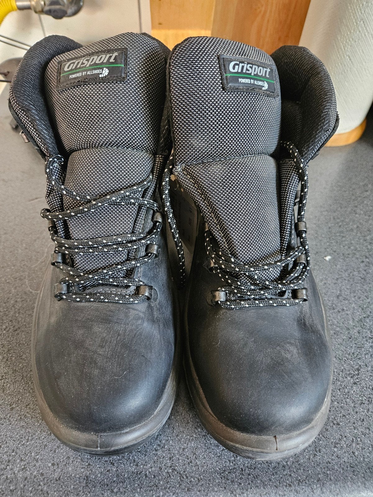 Werkschoenen, Ophalen, Nieuw