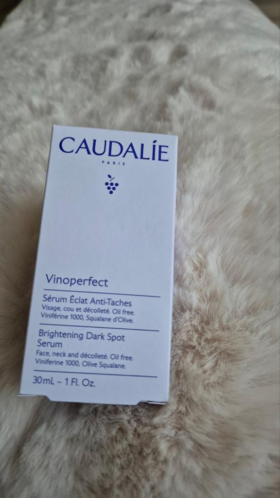 Caudalie Vinoperfect Serum Éclat Anti-Taches 30ml, Sieraden, Tassen en Uiterlijk, Uiterlijk | Gezichtsverzorging, Ophalen of Verzenden