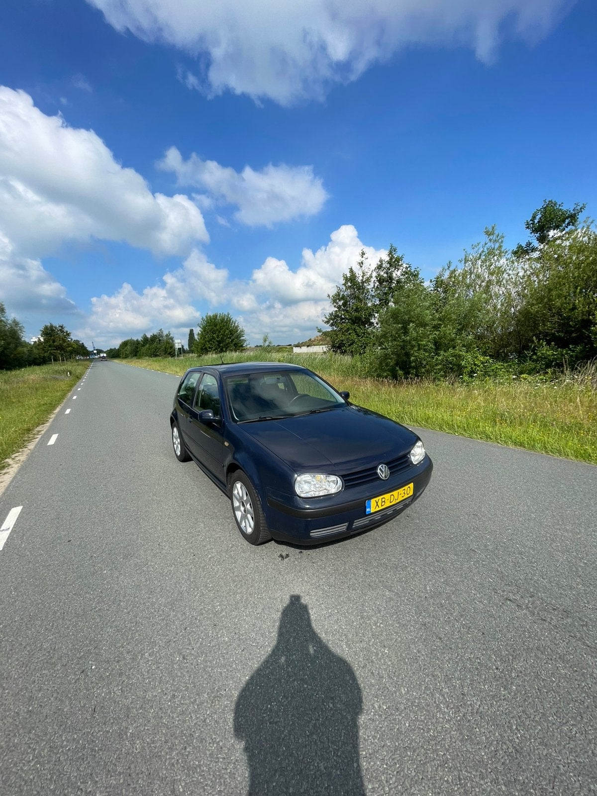 VW Golf 4 1.6, Auto's, Volkswagen, 1049 kg, 4 cilinders, Blauw, 49 €/maand