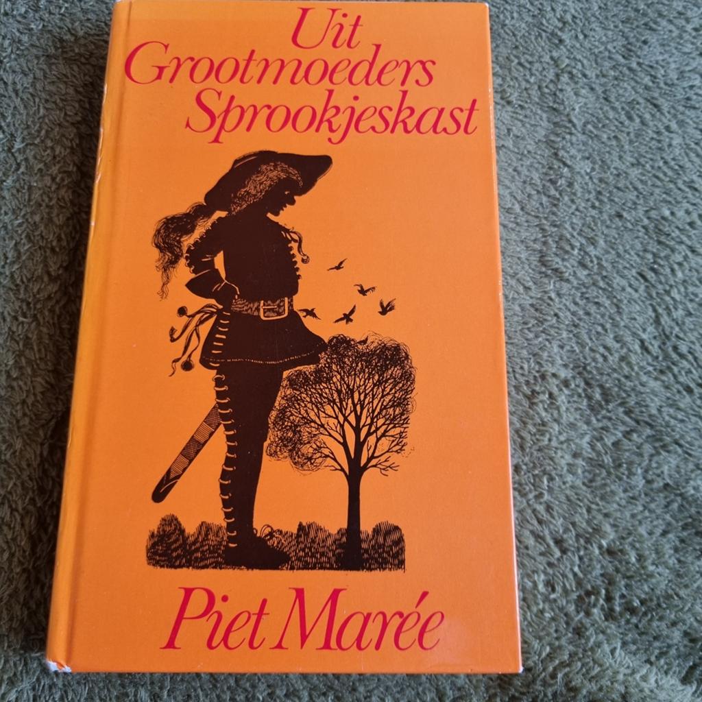 Uit Grootmoeders Sprookjeskast - Piet Marée, Boeken, Ophalen of Verzenden, Gelezen, Piet Marée
