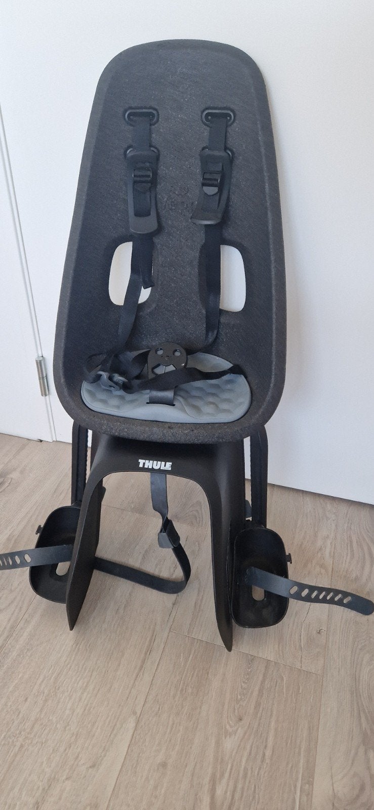 Thule fietsstoeltje - Zwart/grijs, Ophalen, Achterzitje, Voetsteuntjes, 0 t/m 18 kg