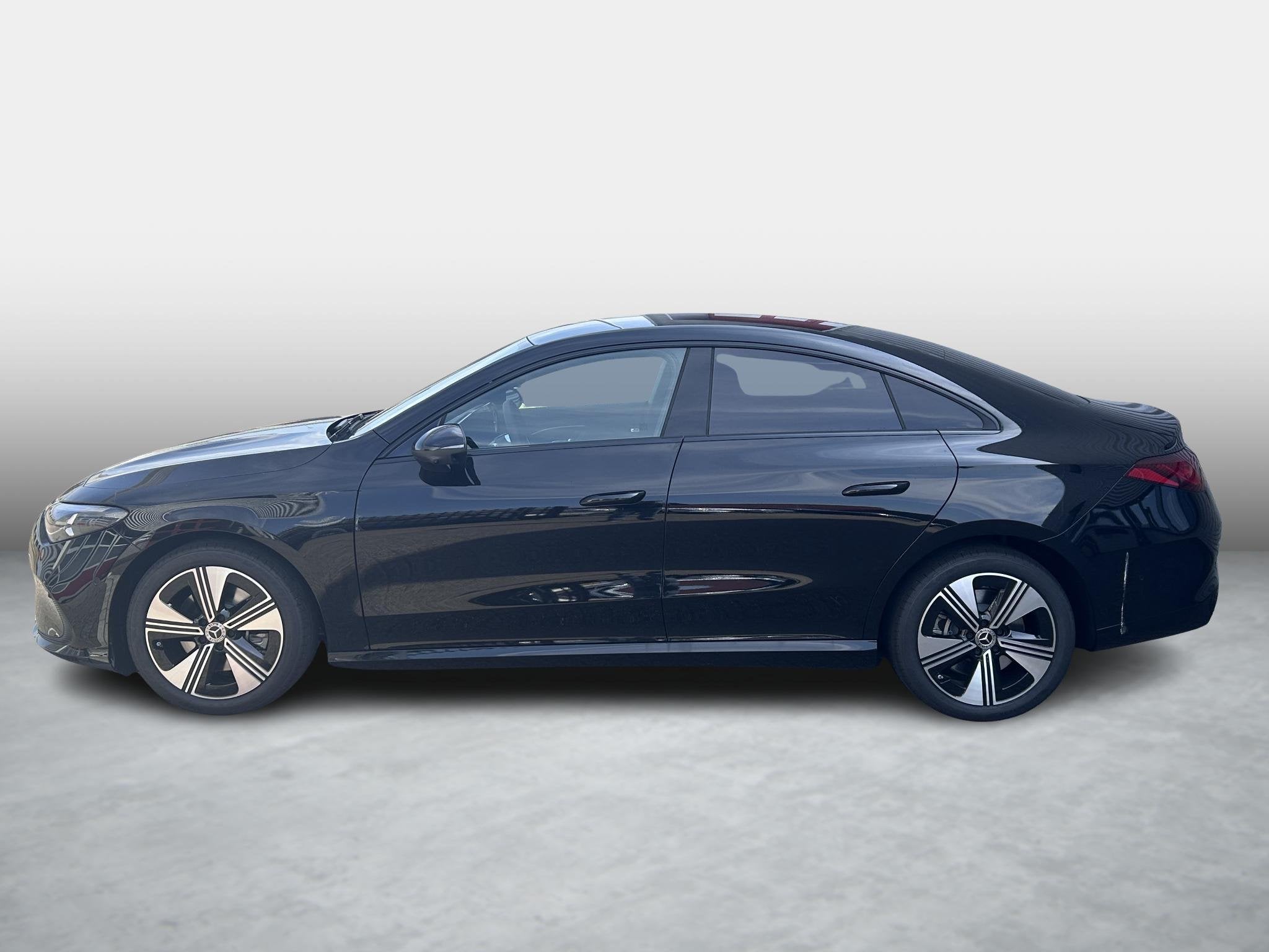 Mercedes-Benz CLA-klasse 200 Business Solution 58 kWh, Auto's, Mercedes-Benz, Automaat, CLA, Achterwielaandrijving, Zwart