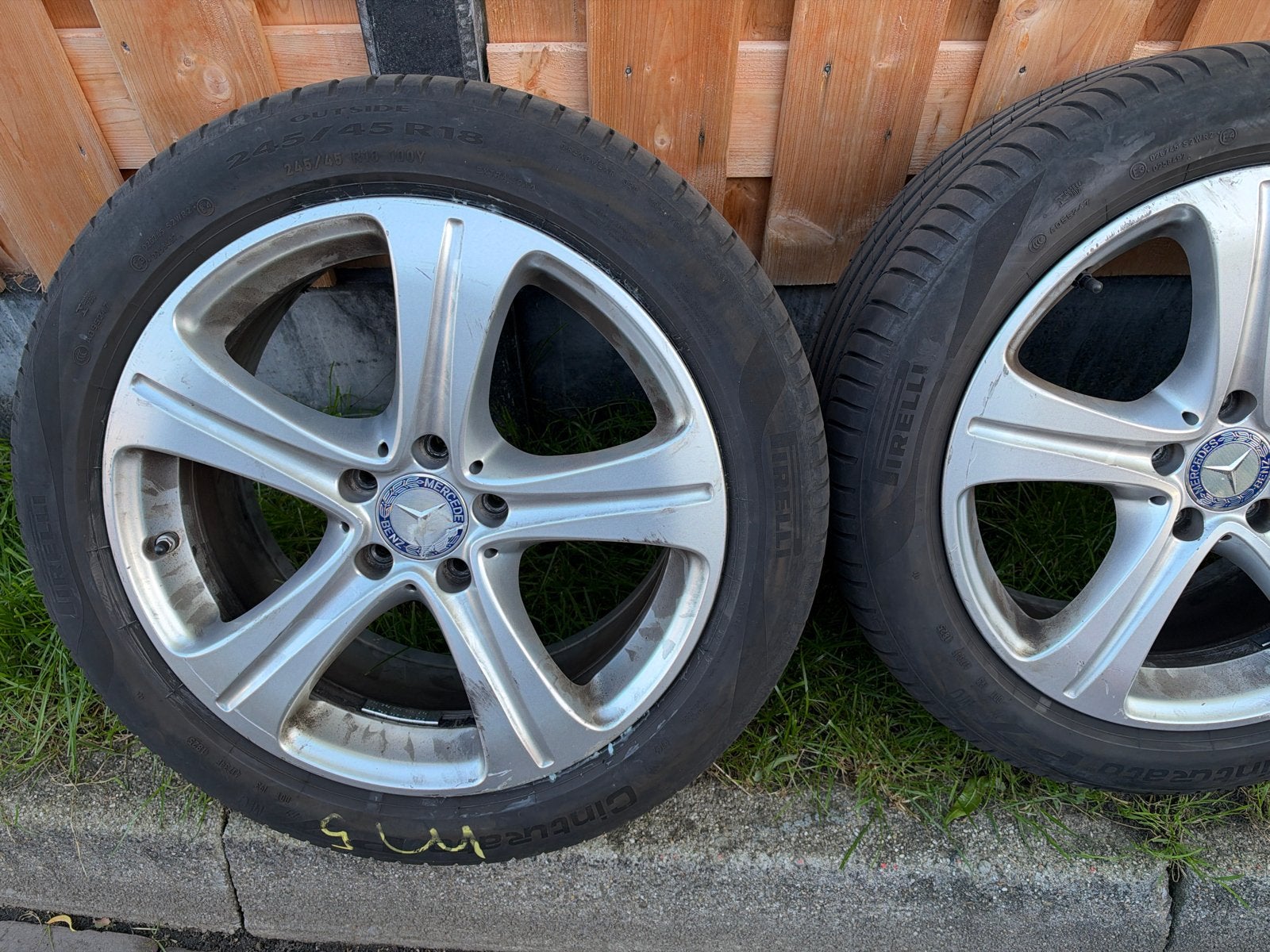 Pirelli Cinturato Zomerbanden met Velgen - DOT 1825, Ophalen, 18 inch, Banden en Velgen, Personenwagen