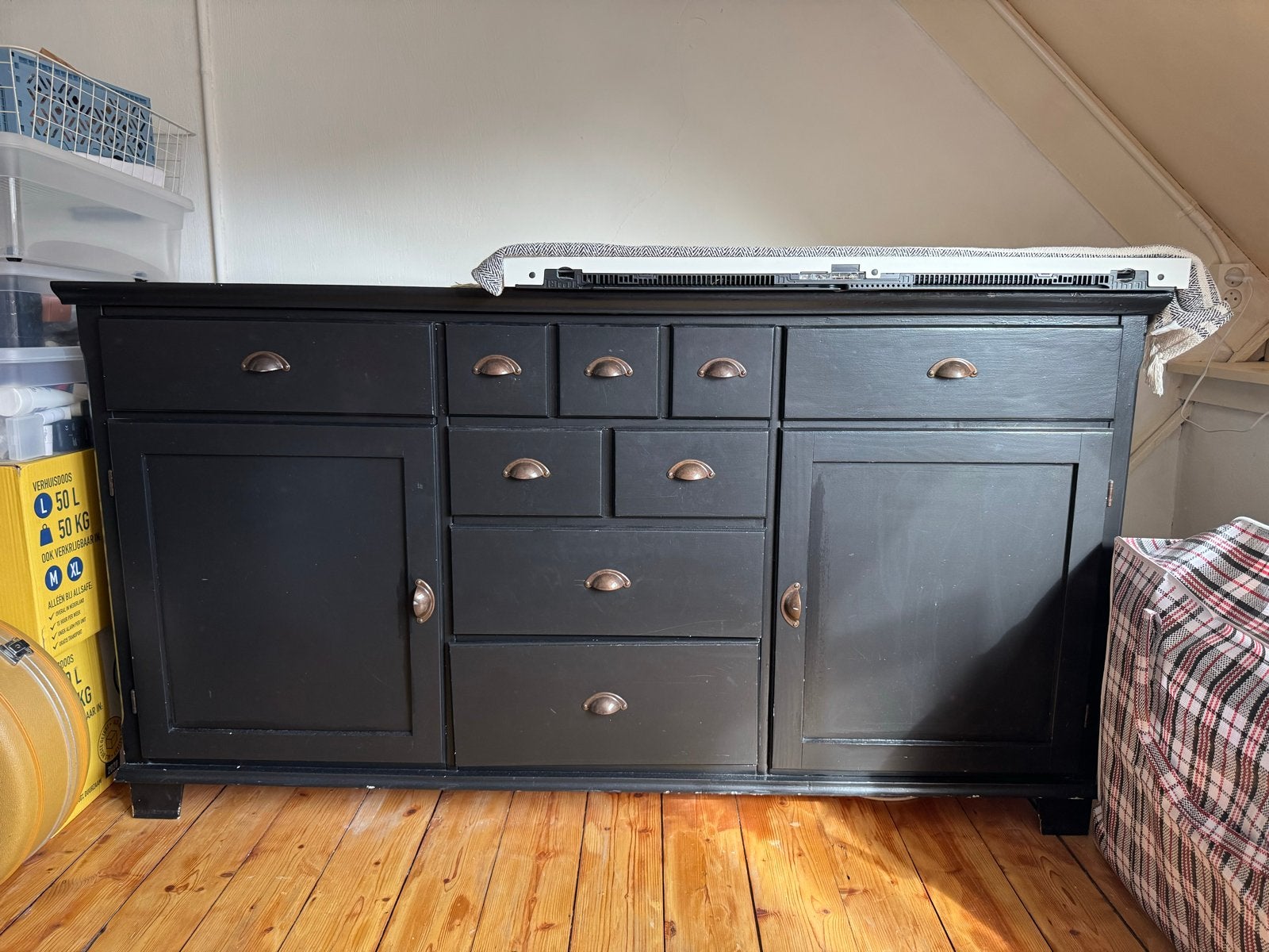 GRATIS Zwart houten dressoir van IKEA - Ruime opbergkast, Huis en Inrichting, Ophalen, Gebruikt, 150 tot 200 cm, Met lade(s)