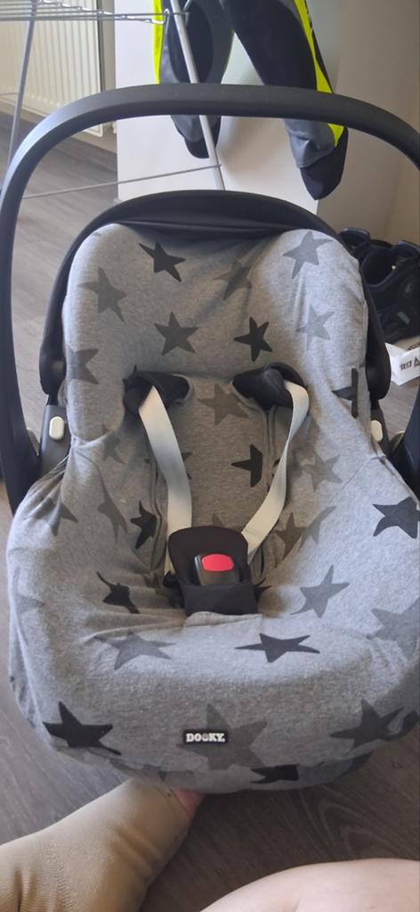 Dooky maxicosi hoes, ZGAN, Kinderen en Baby's, Autostoeltjes, Overige merken, Autogordel, Ophalen of Verzenden, Zo goed als nieuw