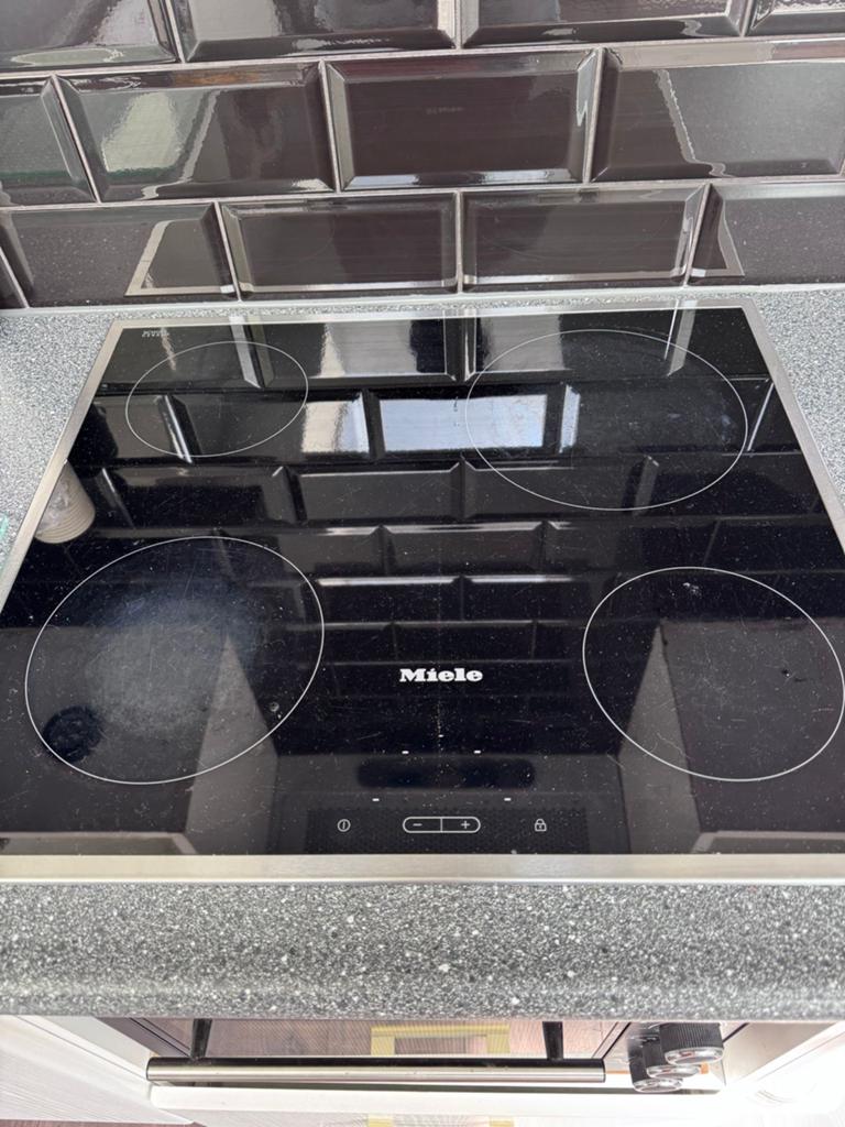 Miele Inductiekookplaat - 4 Kookzones, Witgoed en Apparatuur, Kookplaten, Ophalen, Gebruikt, 4 kookzones, Inbouw