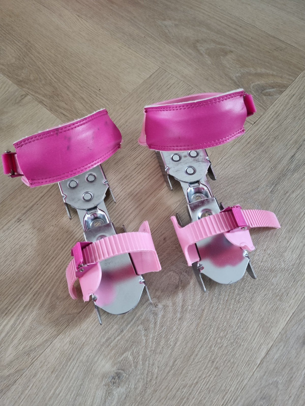 Roze schaatsen verstelbaar maat 24-34, Sport en Fitness, Schaatsen, Ophalen of Verzenden, Gebruikt, Friese doorlopers