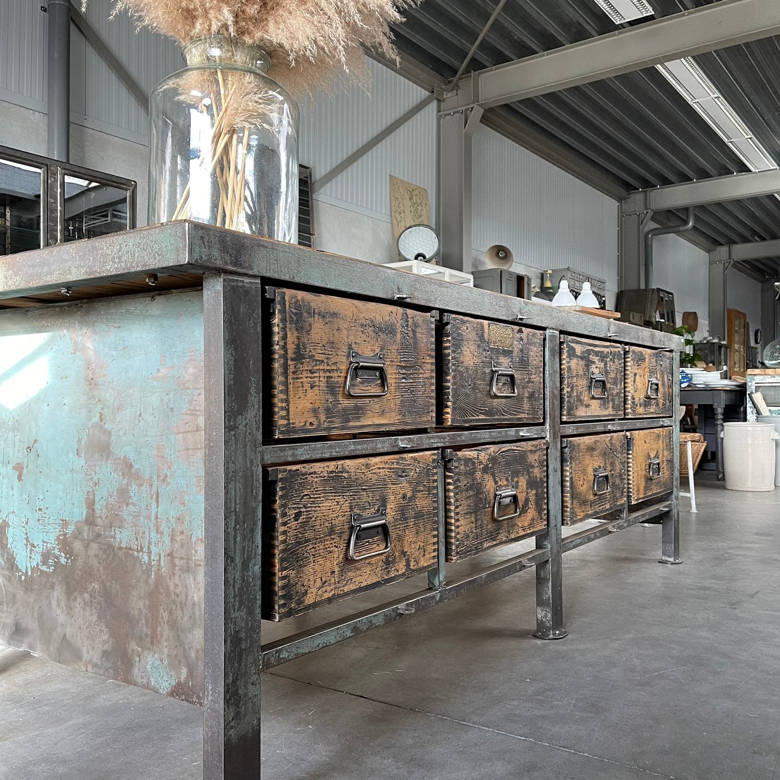 Oude werkbank, toonbank, ladekast, dressoir, keukeneiland, Antiek en Kunst, Curiosa en Brocante, Ophalen