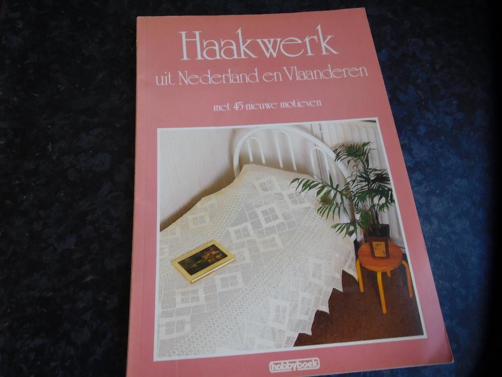 haken ==  haakwerk uit Nederland en Vlaanderen ==  haakboek, Hobby en Vrije tijd, Breien en Haken, Ophalen of Verzenden, Zo goed als nieuw