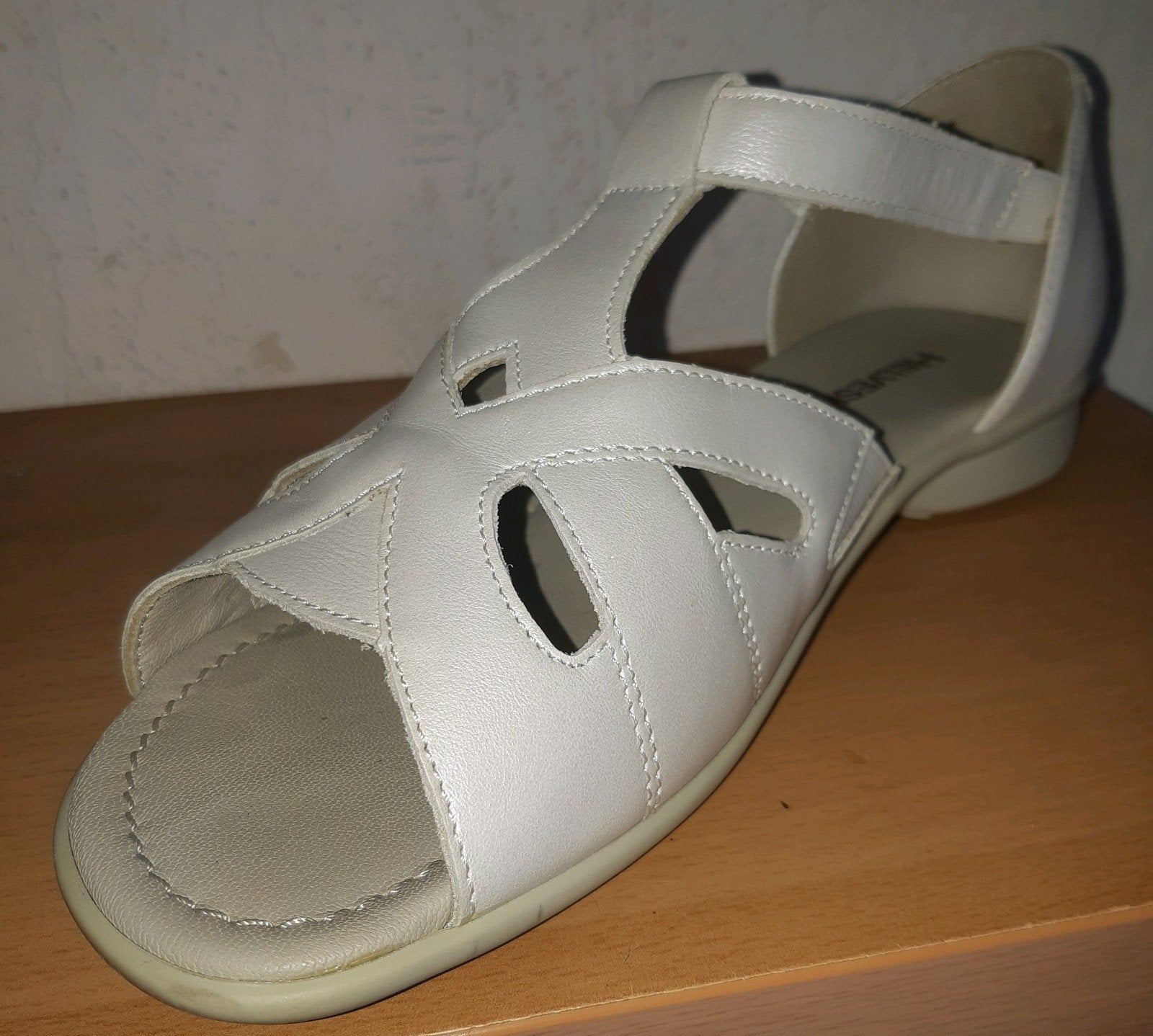 HELVESKO leren comfort sandalen. ZGAN. Maat 39. Wit., Helvesko, Wit, Zo goed als nieuw, Sandalen of Muiltjes