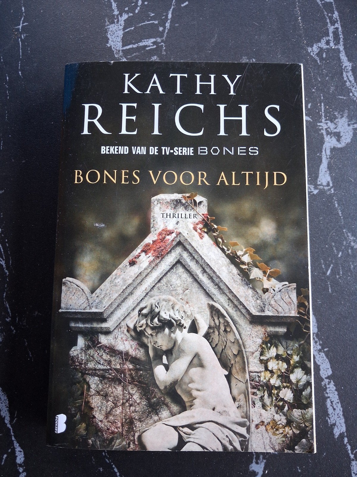 Kathy Reichs - Bones voor Altijd (Speciale Uitgave), Ophalen of Verzenden, Gelezen, Kathy Reichs, Nederland