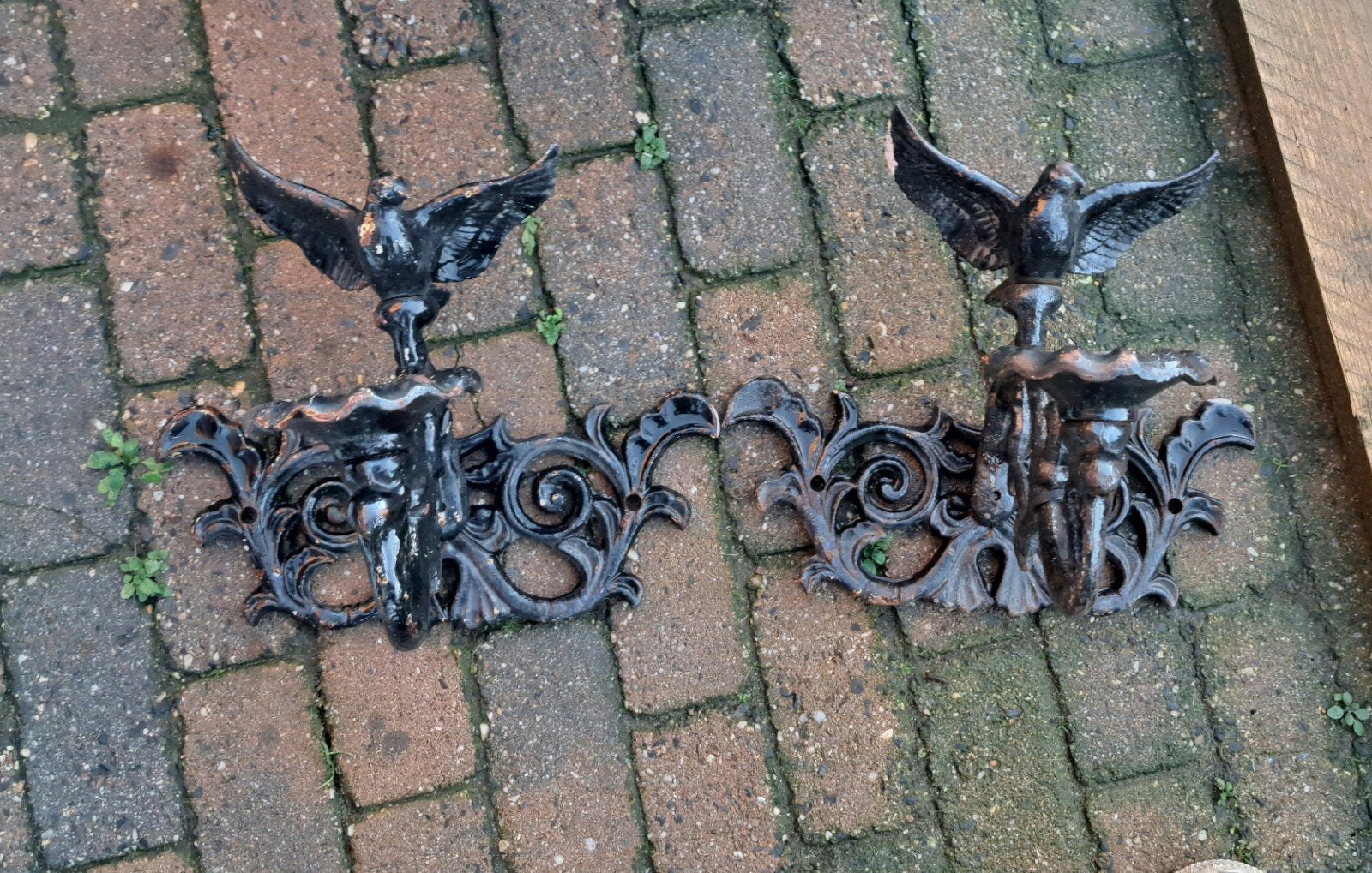 Antieke gietijzeren kandelaars met ornamenten, Ophalen of Verzenden