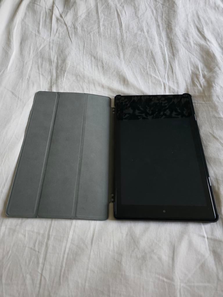 Amazon Fire Tablet met hoes - Zo goed als nieuw, Fire, Usb-aansluiting, 32 GB, 8 inch