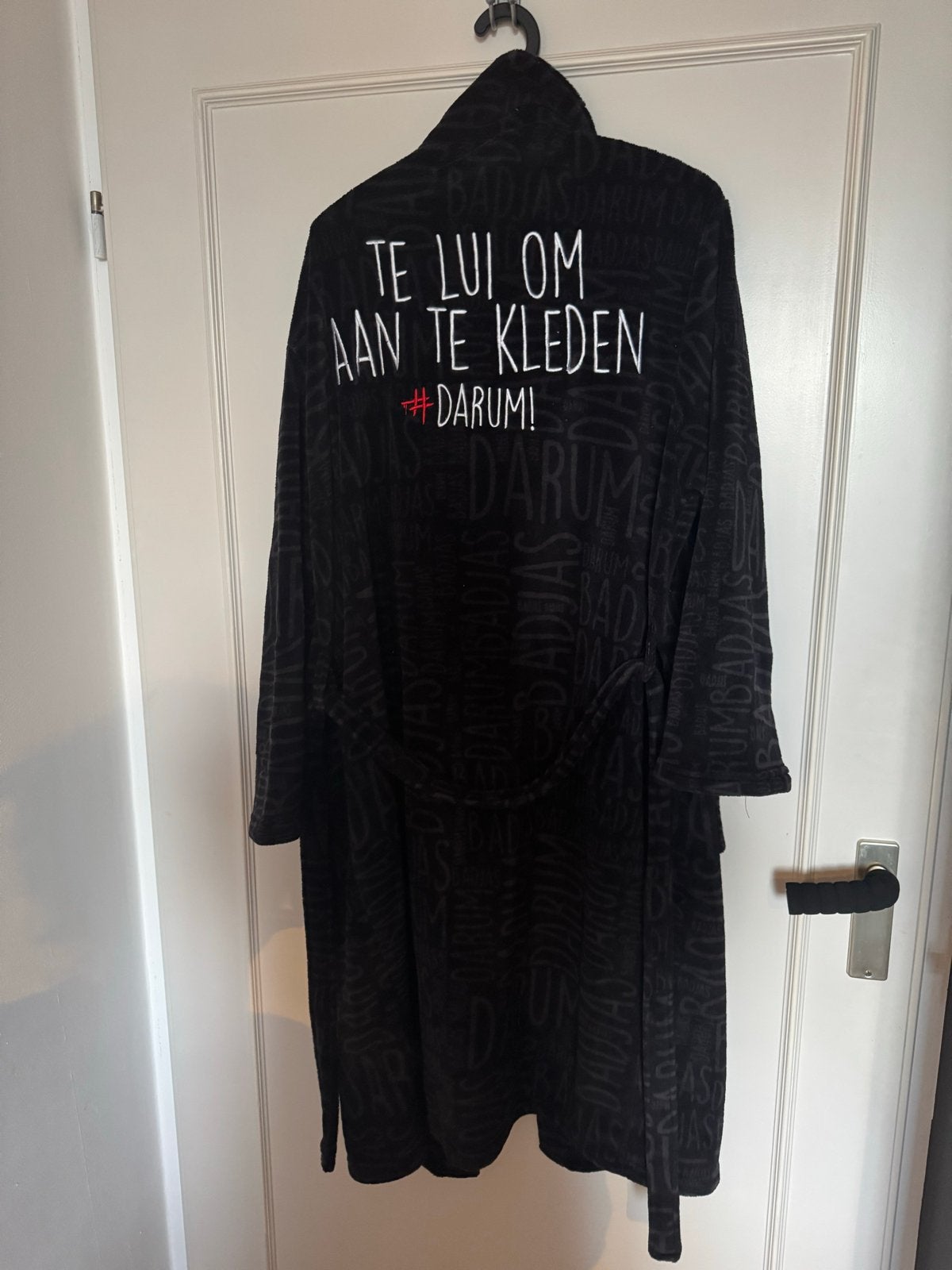 Badjas met tekst "Te lui om aan te kleden", Kleding | Dames, Ophalen, Zo goed als nieuw