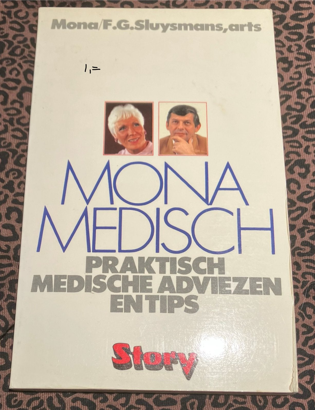 Boek mona medisch nw, Boeken, Ophalen of Verzenden, Zo goed als nieuw