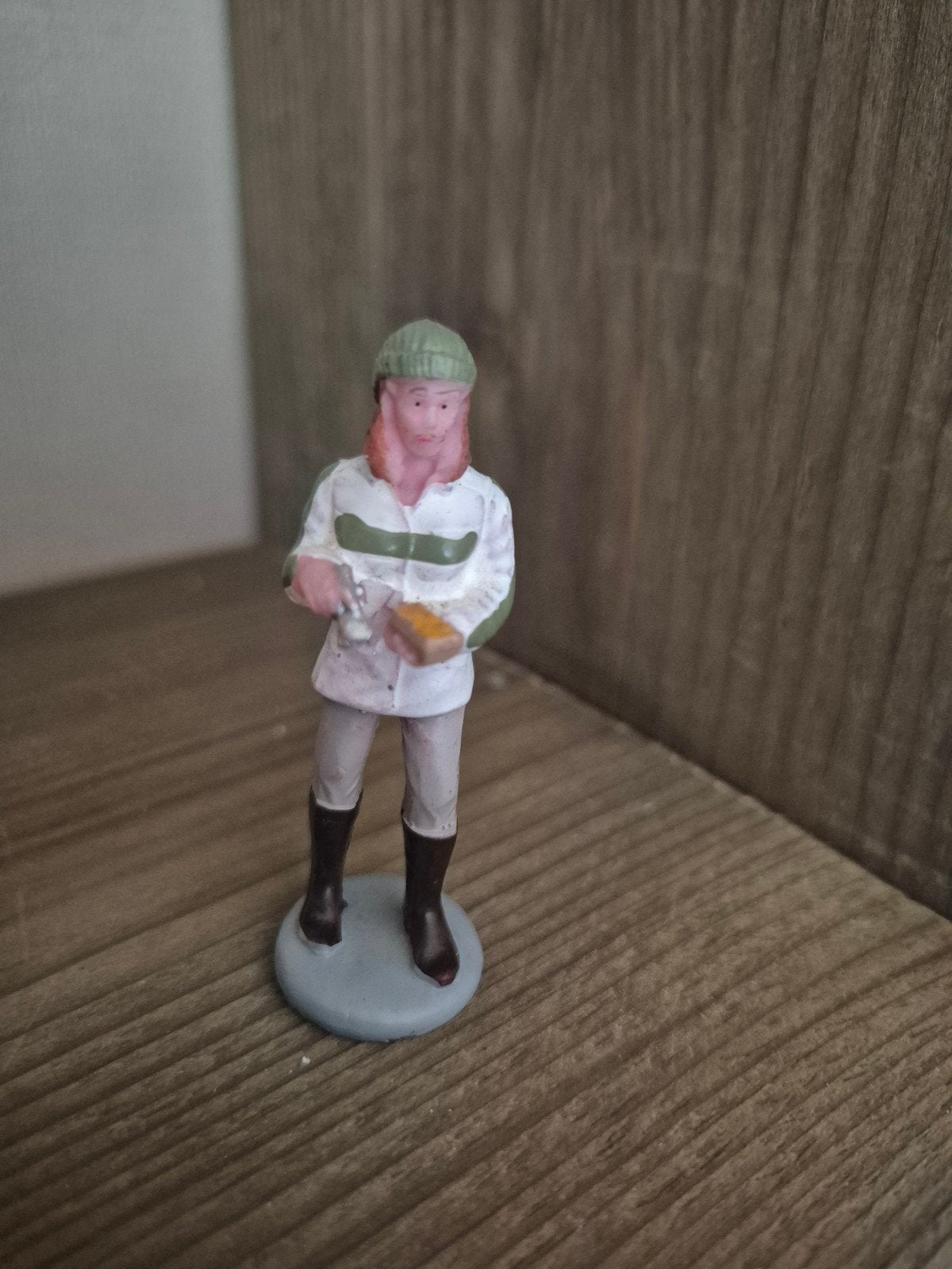 Lemax figuur 16 kerstdorp kersthuisjes, Ophalen of Verzenden, Zo goed als nieuw