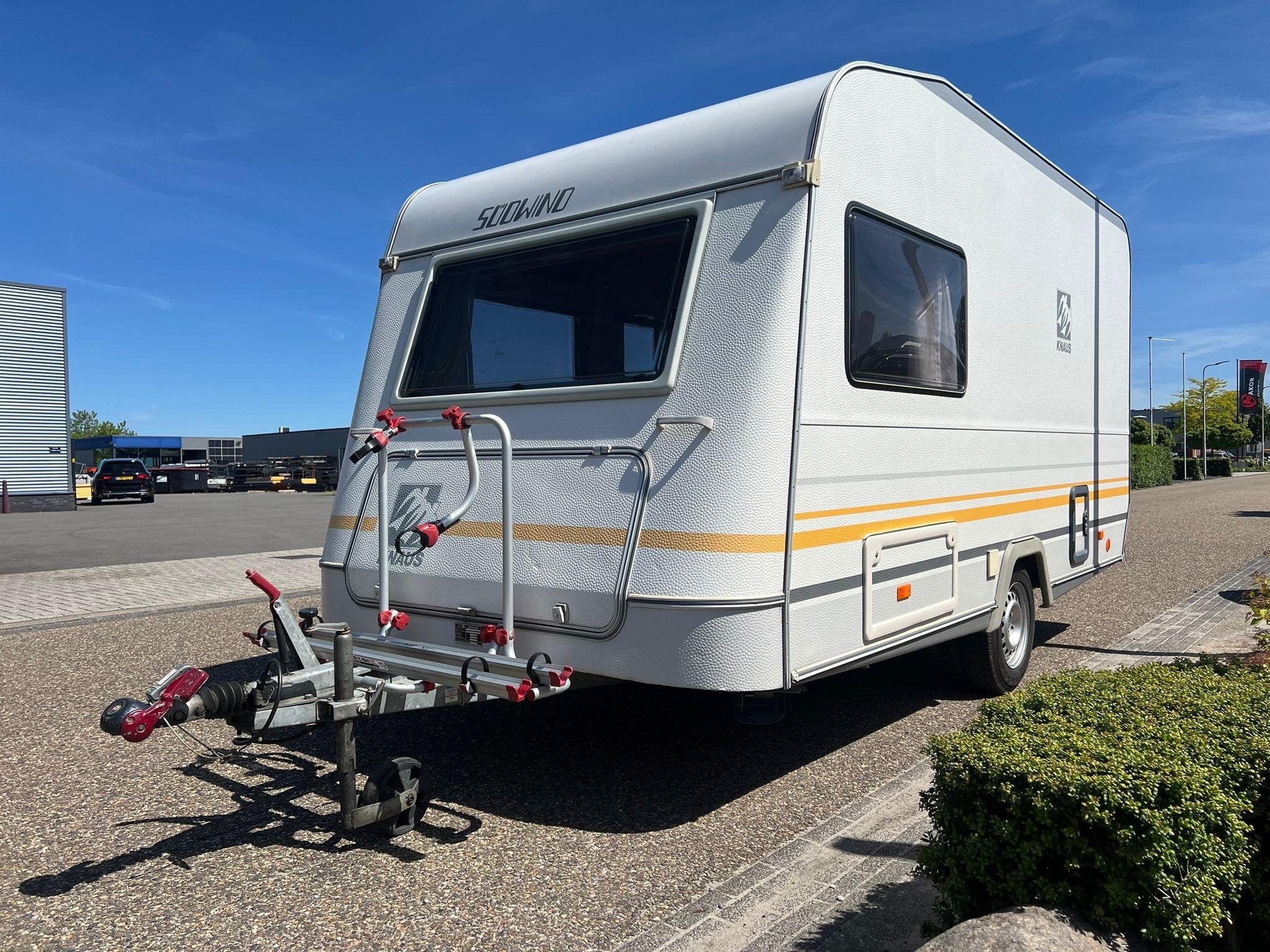 Knaus Sudwind 470 | Fietsenrek | Dinette | Luifel | Kachel, Vast bed, 4 tot 5 meter, Knaus, Overige